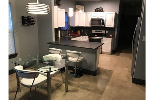 Government Hill Casa | Perla / Broadway / E. Grayson Hot Spot! Cerca de Dtown!