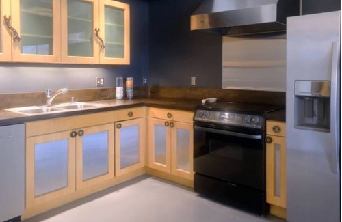 Pearl District Condominio | Pearl District Art Loft: Urban Luxury with Parking!