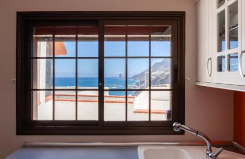 Santa Cruz de Tenerife Apartamento | Pearl of Nature: Serenity by the Sea