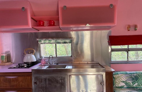 Hastings Otro | Pearl the Airstream