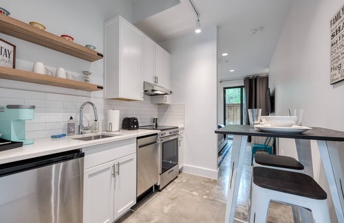 Tobin Hill Casa | Pearl View Group Rental