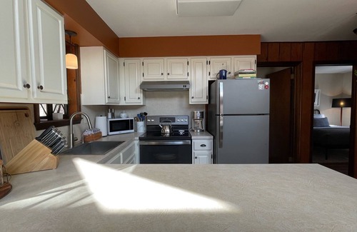 Locust Lake Village Chalet De Esquí | PearTree Chalet, Lake, Hot Tub, Gas & Wood FirePits