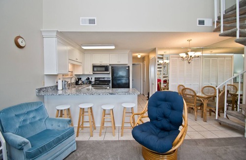Emerald Isle Condominio | Pebble Beach I-208, Oceanside Condo in Emerald Isle, NC!