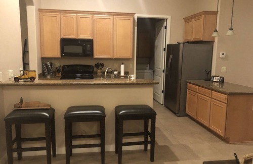 Palm Valley Condominio | Nuevo - ¡Comunidad cerrada de Pebble Creek! Golf, estadio de la NFL, hockey, entrenamiento de primavera