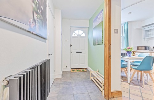 Kemptown Casa | Pebble Mews House | By My Getaways | Parking for one small car