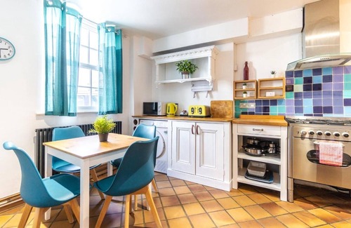 Kemptown Casa | Pebble Mews House - Sleeps 6 to 8 Guests