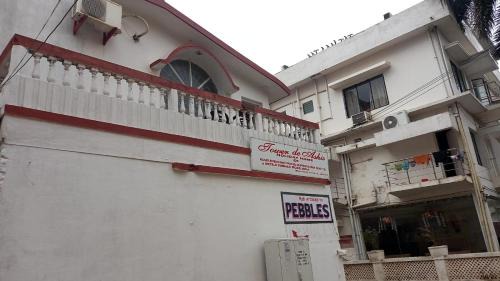 Digha Casa | pebbles