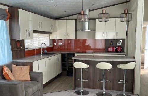 Selsey Casa | Pebbles Lodge, Seal Bay Resort