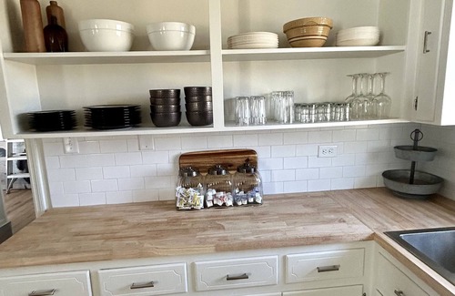 Ochlocknee Casa | Pecan orchard country hideaway, convenient to Thomasville & Tallahassee