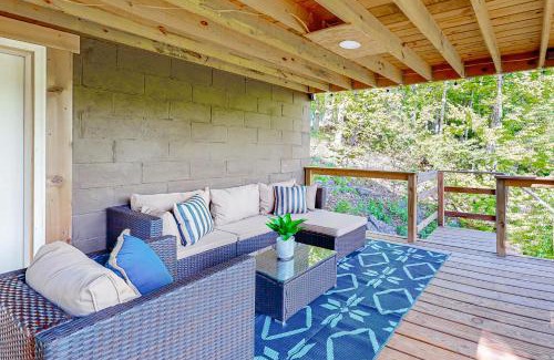 Flat Hollow Marina Casa | Peck's Perch