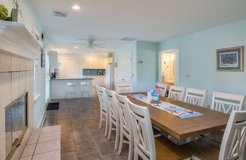Southold Apartamento | Peconic Bay Beach Front-Lujoso-Casa-Vista a la playa-Baño con bañera