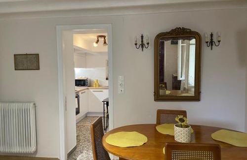 Mytilene Apartamento | Peculiar Garden Apartment