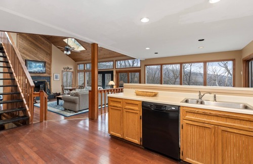 Pedlars Edge Casa | Pedlars Big Mountain Home at Wintergreen