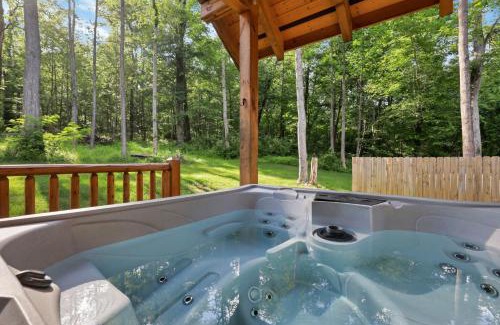 Logan Casa | Peek A Boo Cabins: Cozy Cabin