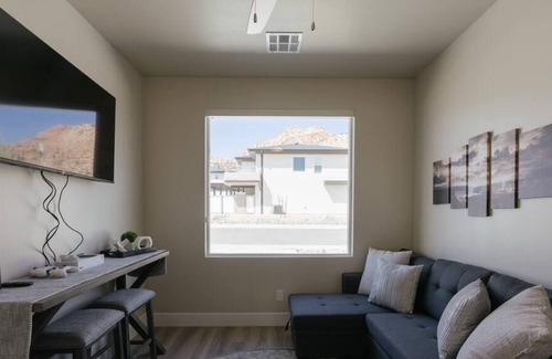 Hildale Casa | Peekaboo Canyon-4Bed3BathHotTub
