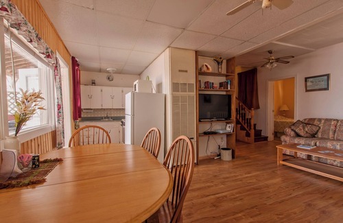 Cardigan Apartamento | PEI Waterside Apt. #4, Quiet waterfront Apt, scenic view, sunsets