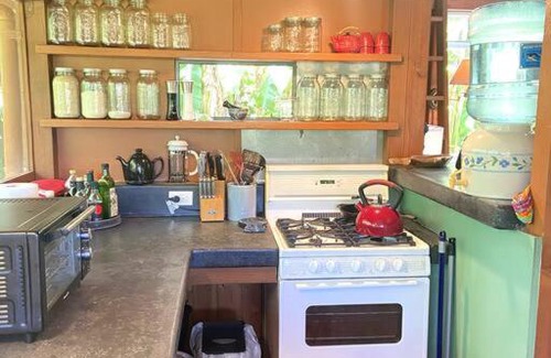 Kehena Casa | PELE'S SHALA - Sweet Seaview Sanctuary near Ocean, Beach, and Kalani!