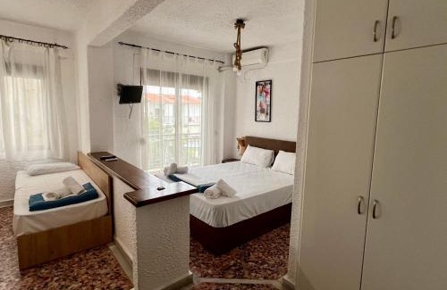 Pefkochori Apartamento | Pelekan rooms and apartments Athina 32