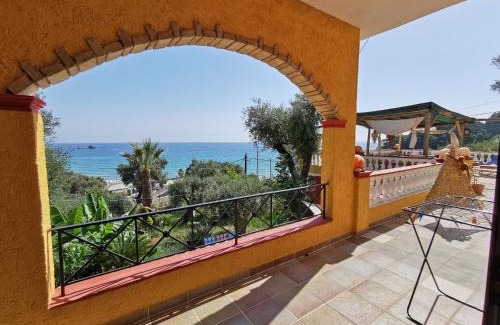 Sinarades Apartamento | Pelekas Beach Apartments Rolling Stone