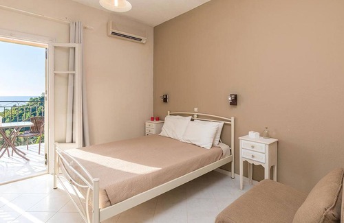 Parelia Apartamento | Pelekas Beach, Studio Apartments With a Pool