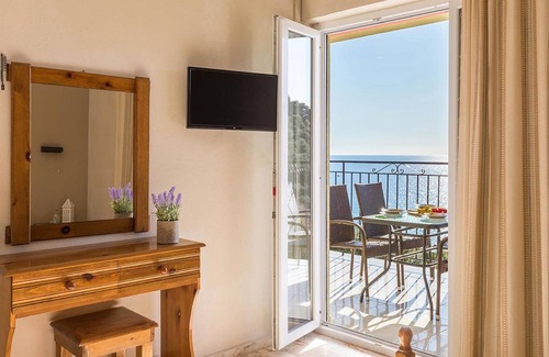 Parelia Apartamento | Pelekas Beach, Studio Apartments With a Pool