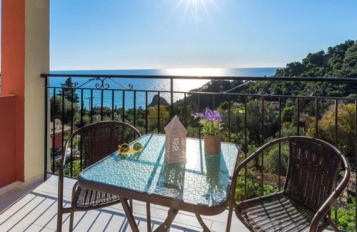 Parelia Apartamento | Pelekas Beach, Studio Apartments With a Pool