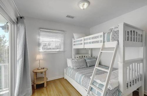 Pelican Bay Casa | Pelican Bay 13 - Cozy Beachside Retreat! - Beach Access!