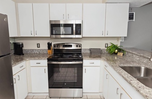 Destin Condominio | Pelican Beach 1811 1 Bedroom Condo by RedAwning