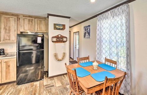 Harkers Island Casa | 'Pelican Place' Coastal Cottage Walk to Back Sound