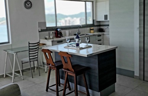 Bahía de Caráquez Condominio | Pelican View & Sunsets!
