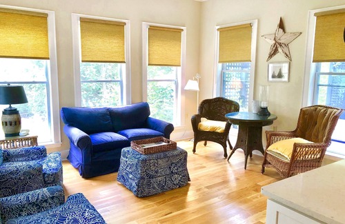 Pemaquid Cabaña | PEMAQUID HARBOR-3B / 2B Victorian Mansard-Tennis Court-Pet Friendly- $ 1750 / week