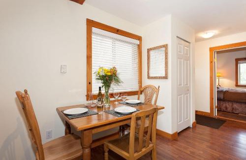 Pemberton Apartamento | Pemberton Valley 1 bedroom suite walk to Village