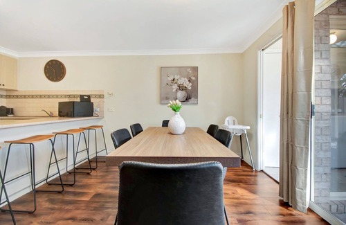 Wagga Wagga Casa | Pembroke - CBD, Elegant & Character Filled Stay