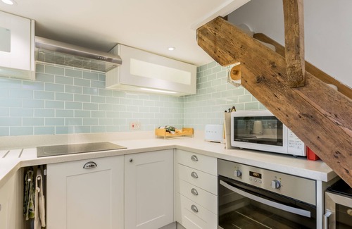 Langton Matravers Cabaña | Pembroke Cottage - gorgeous Purbeck stone cottage with open fire