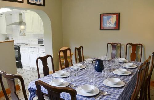 Irstead Casa | Pembroke House