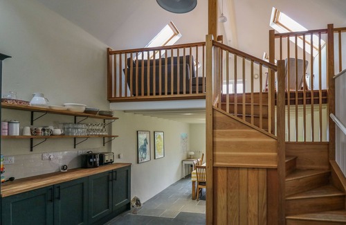 Dinas Cross Casa | PEN Y MYNYDD, pet friendly, with open fire in Newport, Pembrokeshire