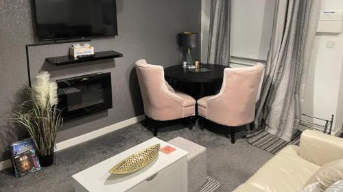 Peterborough Casa | Penelope Maison - London in 50 Mins, Free Parking, 1 BDRM Home