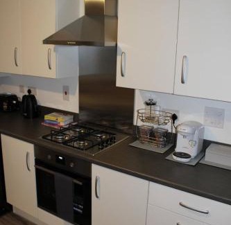 Peterborough Casa | Penelope Maison - London in 50 Mins, Free Parking, 1 BDRM Home