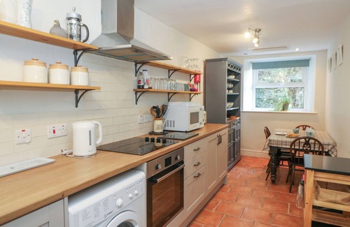 Tregaron Cabaña | PENGRAIG, pet friendly, character holiday cottage in Tregaron