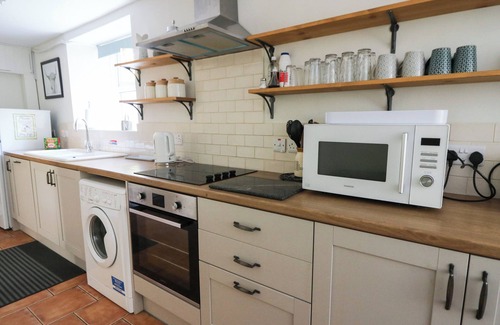 Tregaron Cabaña | PENGRAIG, pet friendly, character holiday cottage in Tregaron
