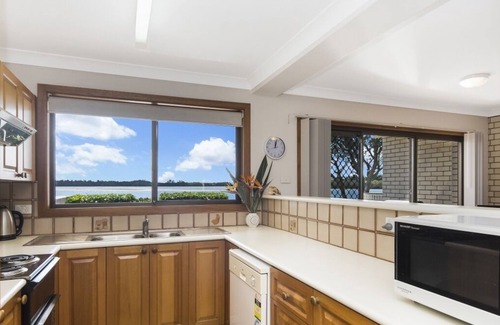 Yamba Apartamento | Peninsula Court 6, Fish from your back door