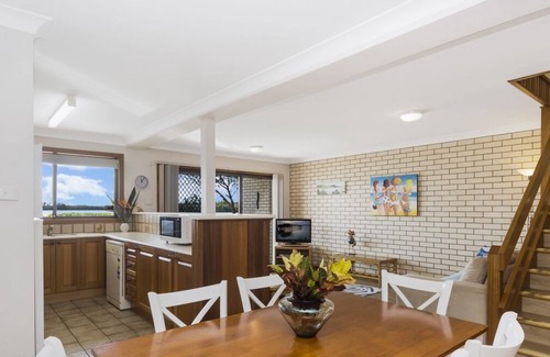 Yamba Apartamento | Peninsula Court 6, Fish from your back door