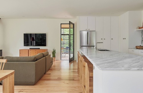 Lion's Head Casa | Peninsula House: a modern North Bruce waterfront