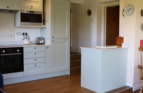 Newport Cabaña | PENLLAIN, pet friendly, with open fire in Newport, Pembrokeshire