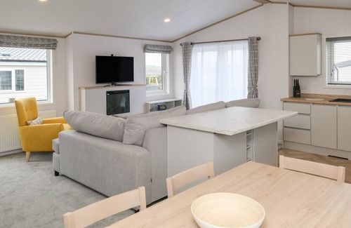 Fowey Cabina | PENMARLAM LODGE RETREAT 15, family friendly in Bodinnick