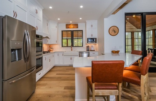 Blakeslee Casa | Penn Cove Dreams | Beautiful Lake Access Home!