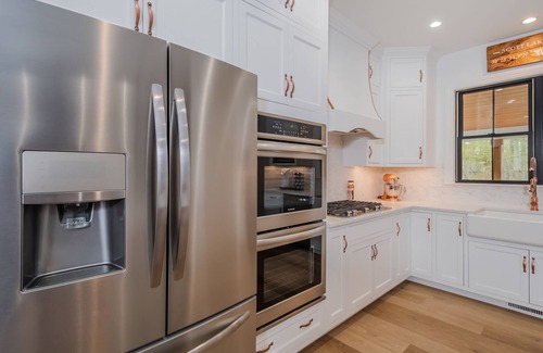 Blakeslee Casa | Penn Cove Dreams | Beautiful Lake Access Home!