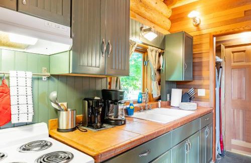 Oak Harbor Casa | Penn Cove Overlook by AvantStay Cabin w Views