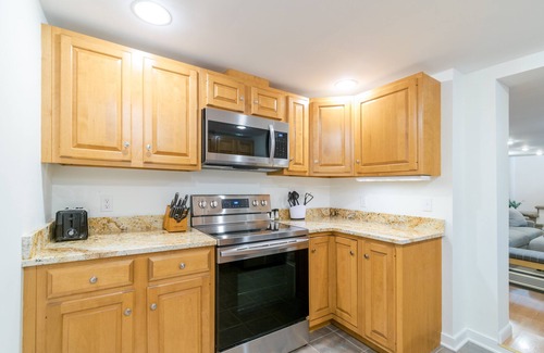 Bellefonte Cabaña | PENN STATE Country Creek Cottage w/ Hot Tub - ON Spring Creek and 7 miles to PSU