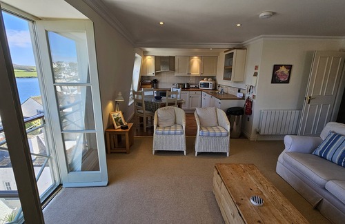 St. Mawes Cabaña | Pennant - an apartment that sleeps 4 guests in 2 bedrooms